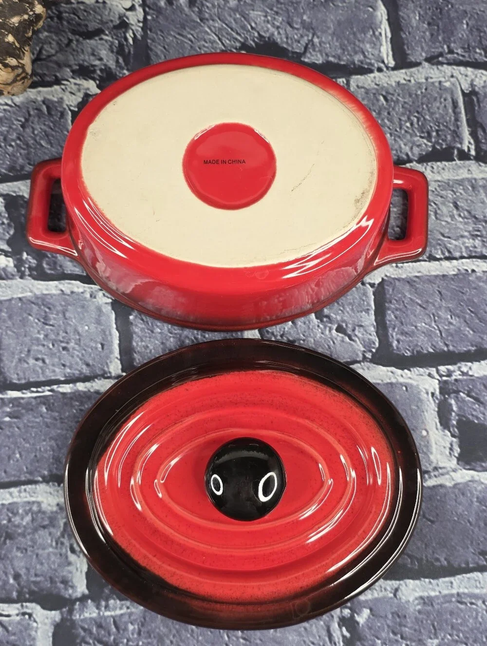 Red & Black Ombre Stoneware Oval Casserole Dish with Lid – Rustic Bakeware